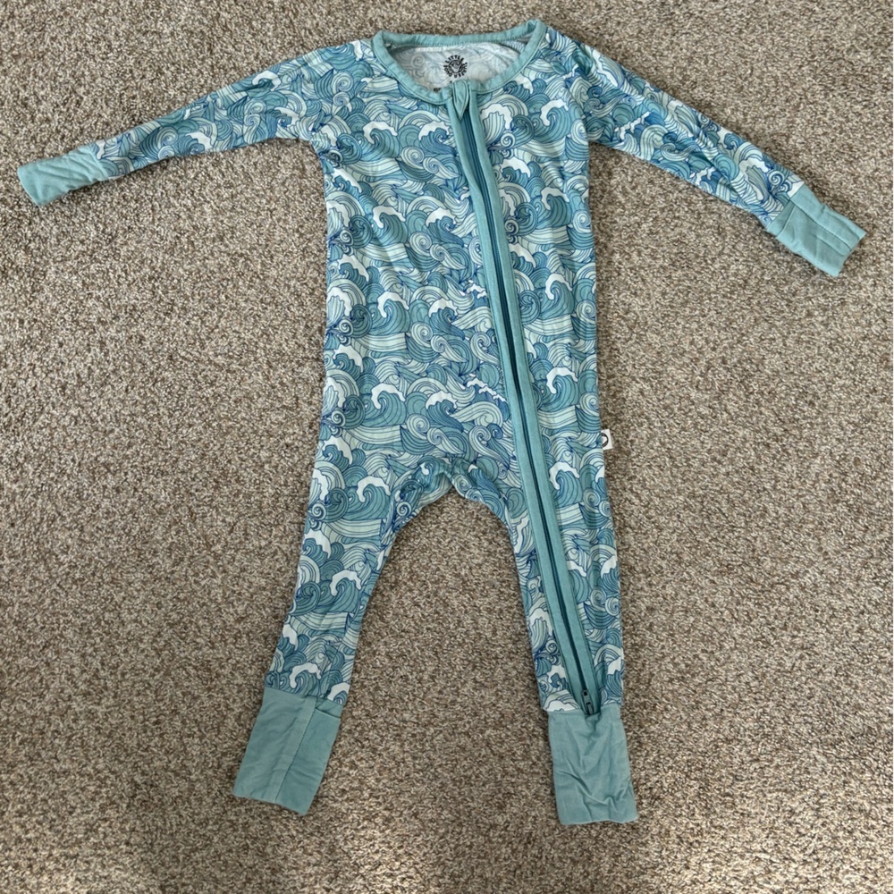 Little Surfer Dude- blue waves sleeper, size 3-6 months